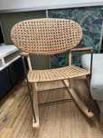 Wiklinowy fotel bujany IKEA Gronadal