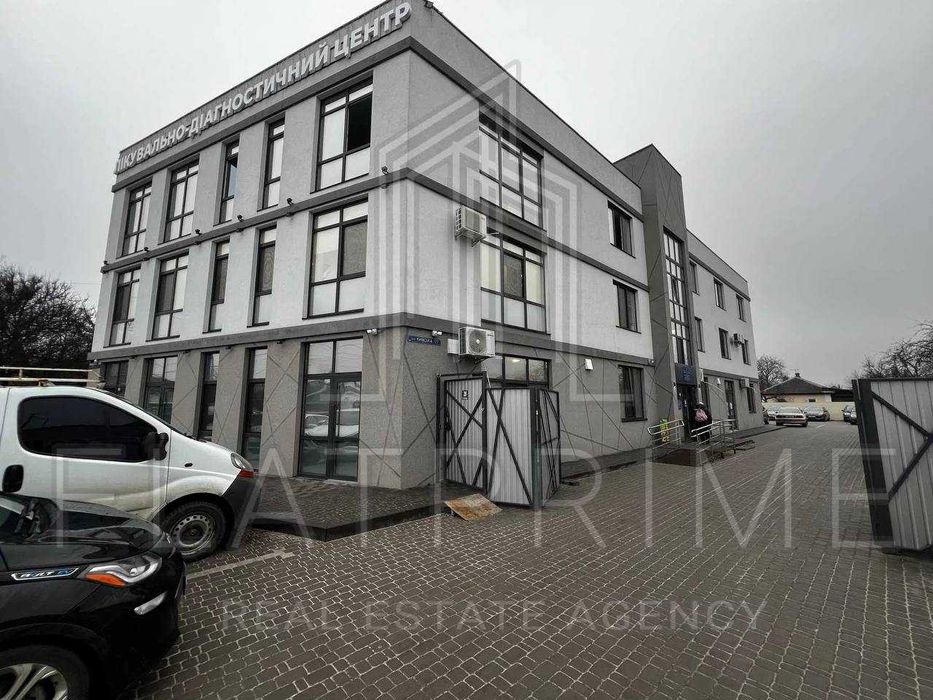 Без% Фасад торгове комерційне приміщення будівля з орендарем