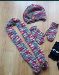 Демисезонный фирменный комплект: шапочка, рукавички, шарф