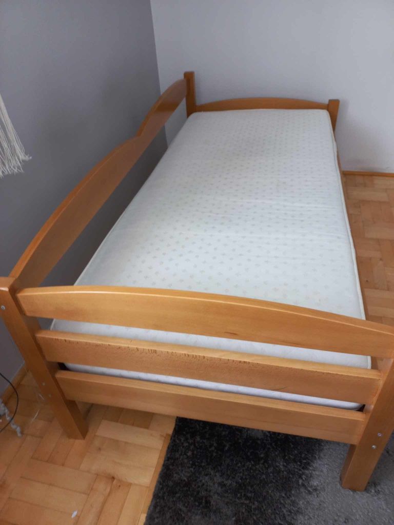 Łóżko z drewna 210cm x100cm