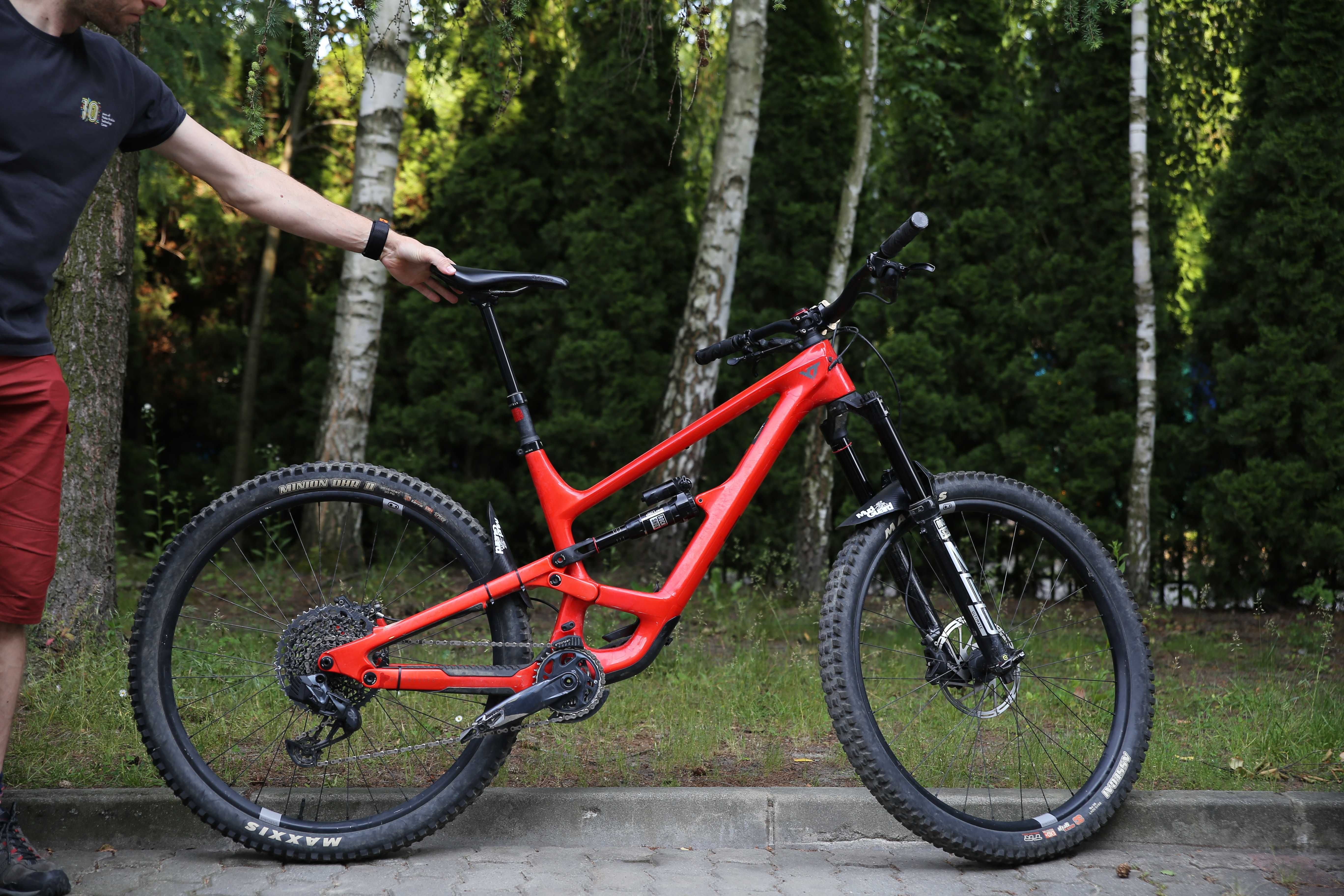 YT Capra Core 3 Lava red SRAM GX EAGLE AXS, RockShox ZEB super stan