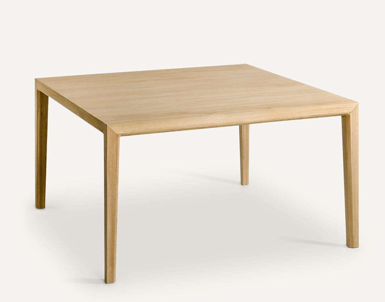 Mesa Jantar quadrada 130x130 carvalho - 8 pessoas