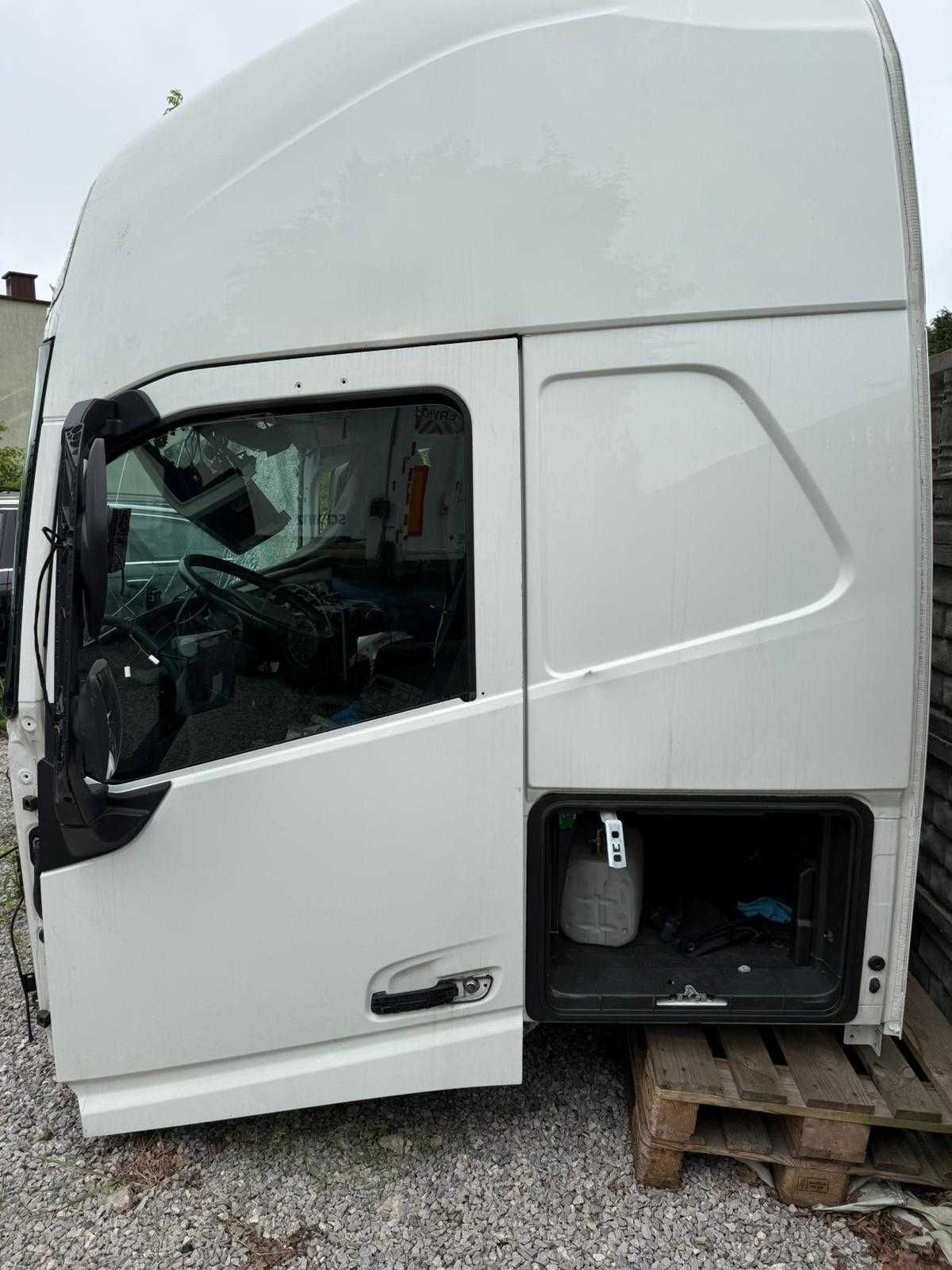Volvo FH XL Kabina rok 2022