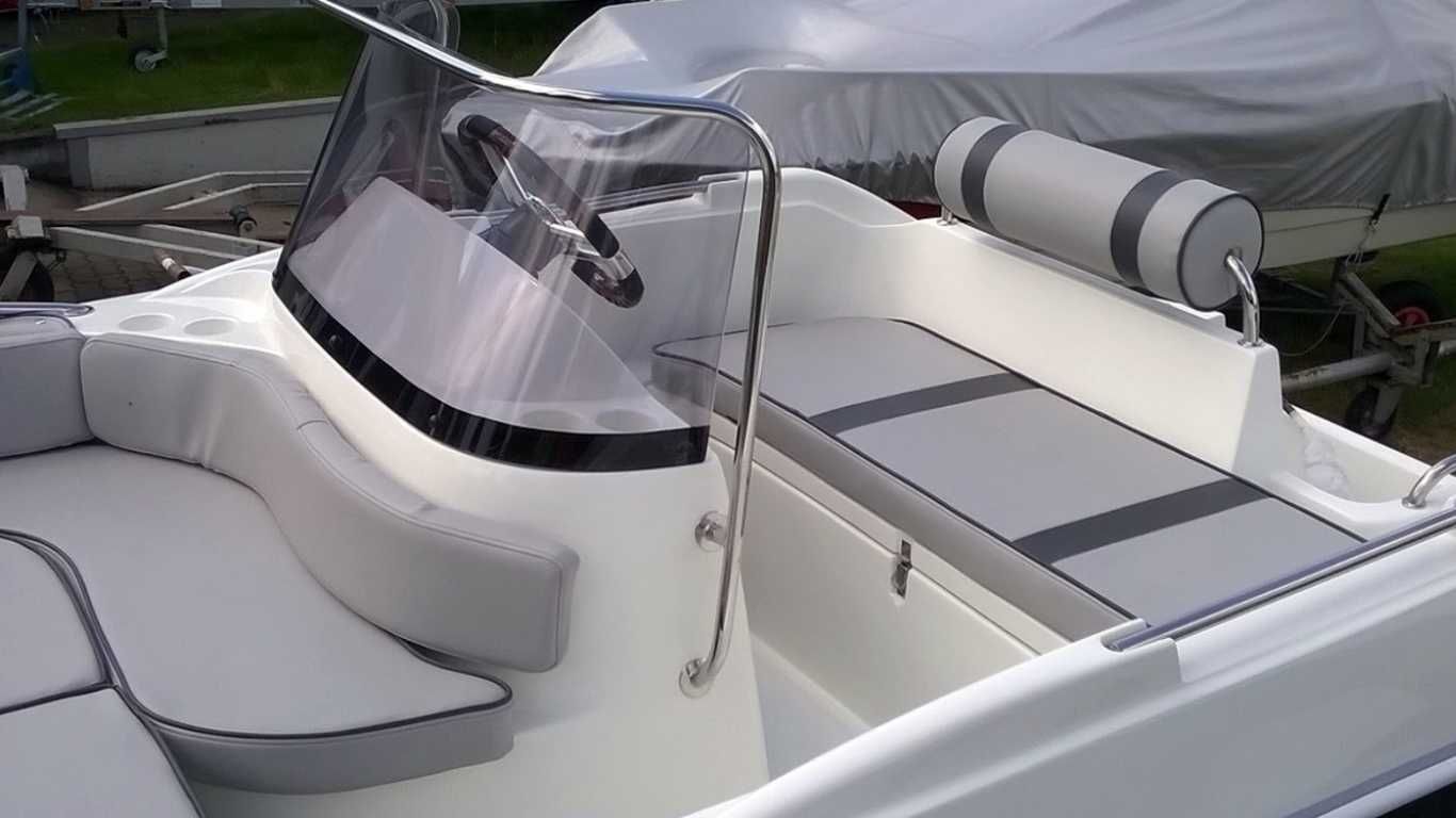 Jacht motorowy OPEN 520