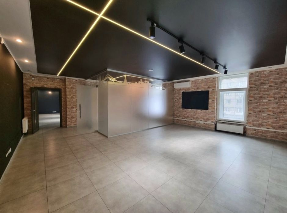 Оренда Фасад 177квм Магазин Шоу-рум Офіс Борщагівська 206