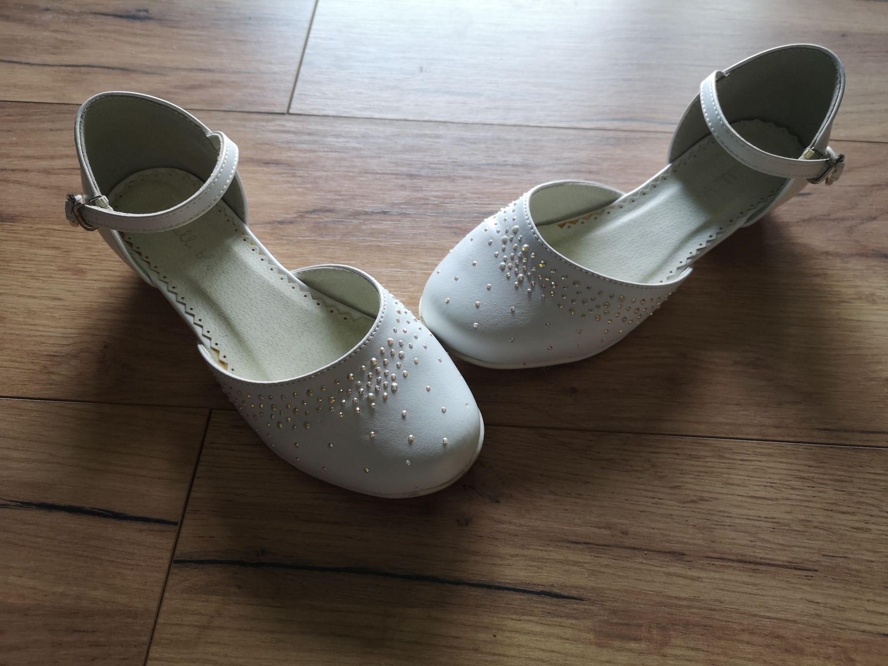 Buty komunijne r 34  białe z kryształkami