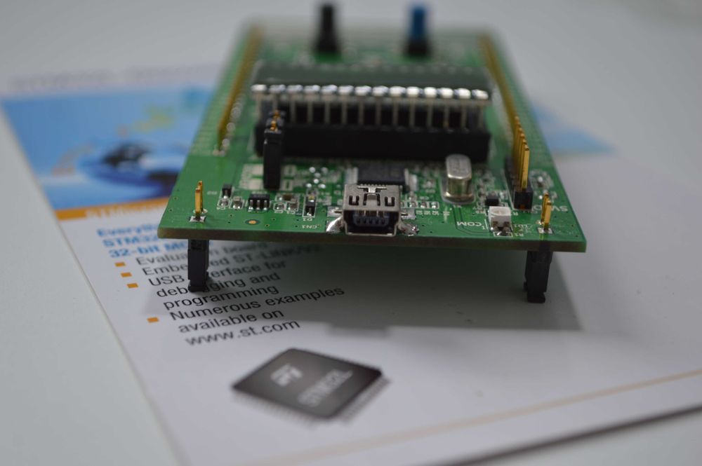 Отладочная плата STM32L DISCOVERY (микроконтроллер STM32L152R8T6)