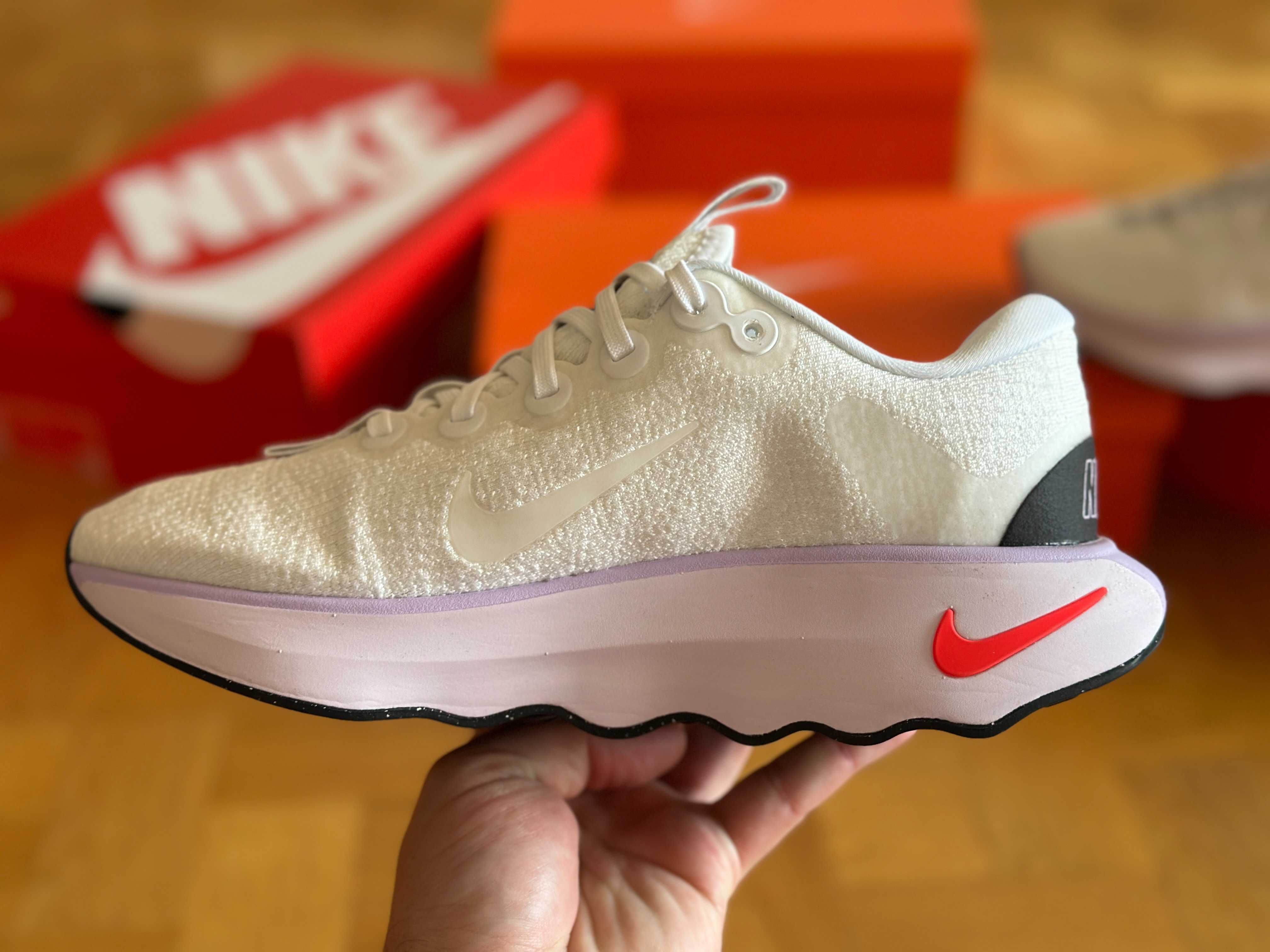 Кросівки Nike Motiva кроссовки DV1238-101