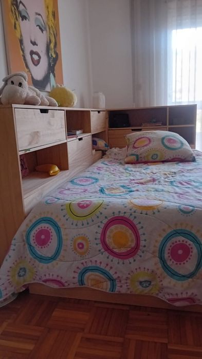 Cama criança com módulos de arrumos