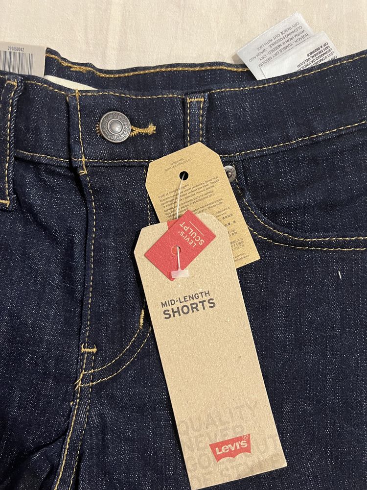 Джинсовые шорты Levi’s оригинал р 26 тянутся