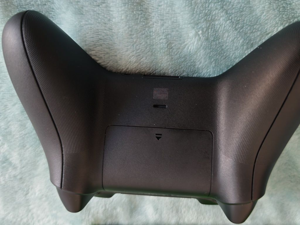 Kontroler MICROSOFT bezprzewodowy Xbox X S Carbon Black na gwarancji