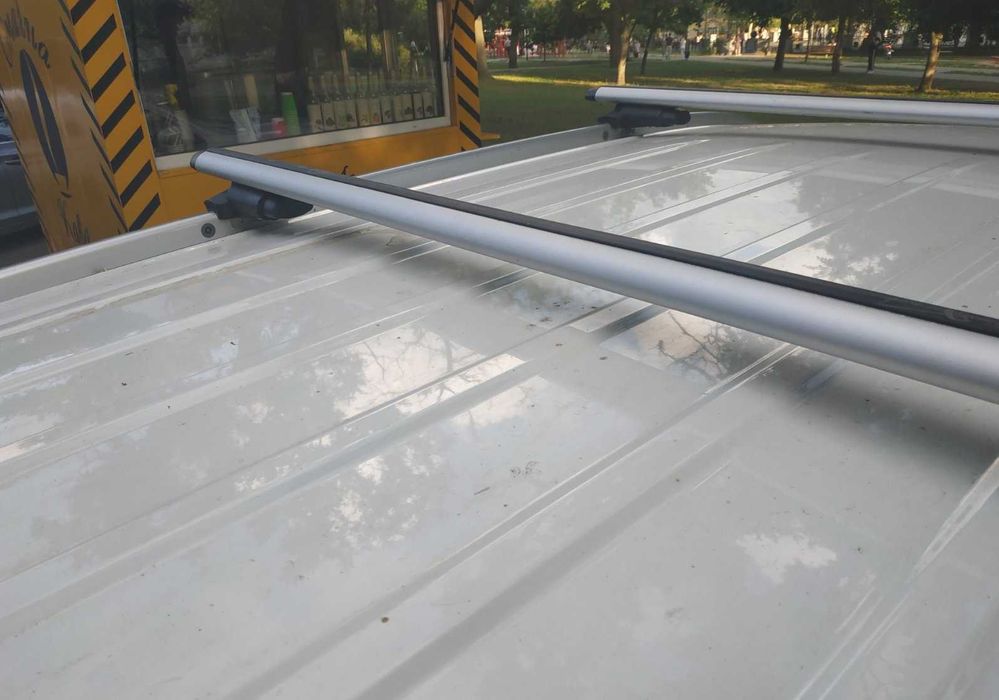 Нові Поперечні дуги B 47 G 39 на дах Mitsubishi Outlander.