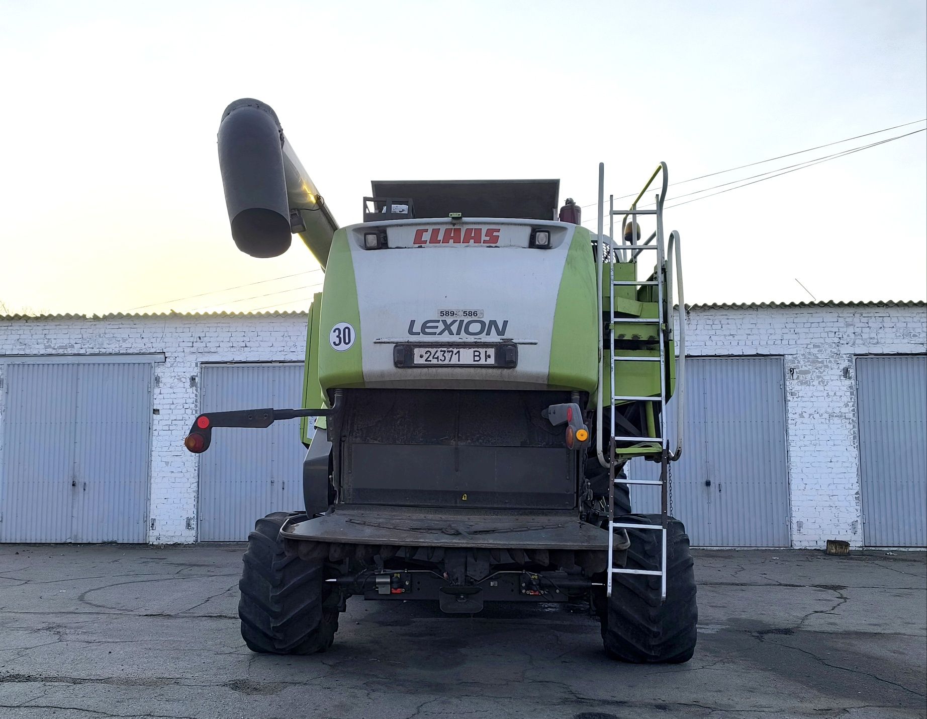 Комбайн зернозбиральний CLAAS LEXION 600