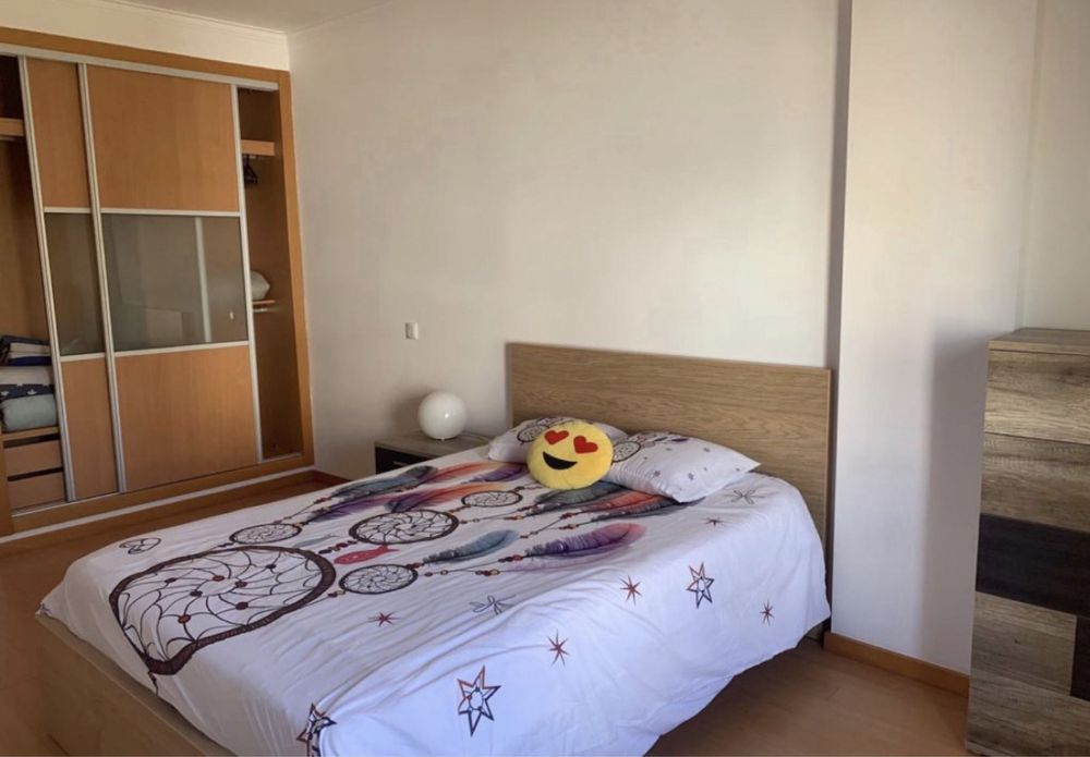 Quarto casal  prox.Pontinha