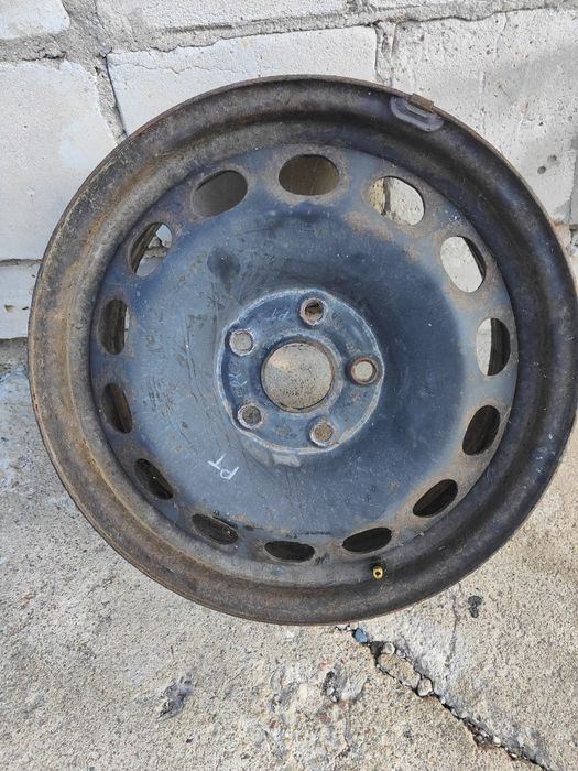 Sprzedam felgi stalowe Audi A3  8P