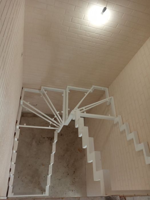 Металеві каркаси сходів перила метал нержавійка ковані ступені