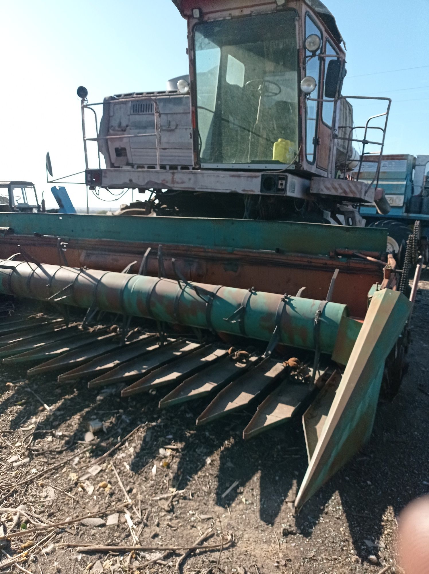 Продам комбайн DON1500A