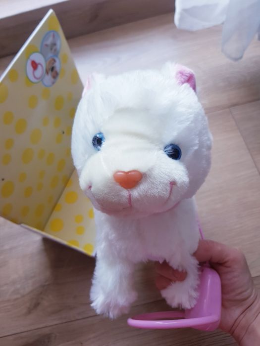 Nowa zabawka zwierzak piesek ba smyczy z dźwiękiem szczekania Pepco