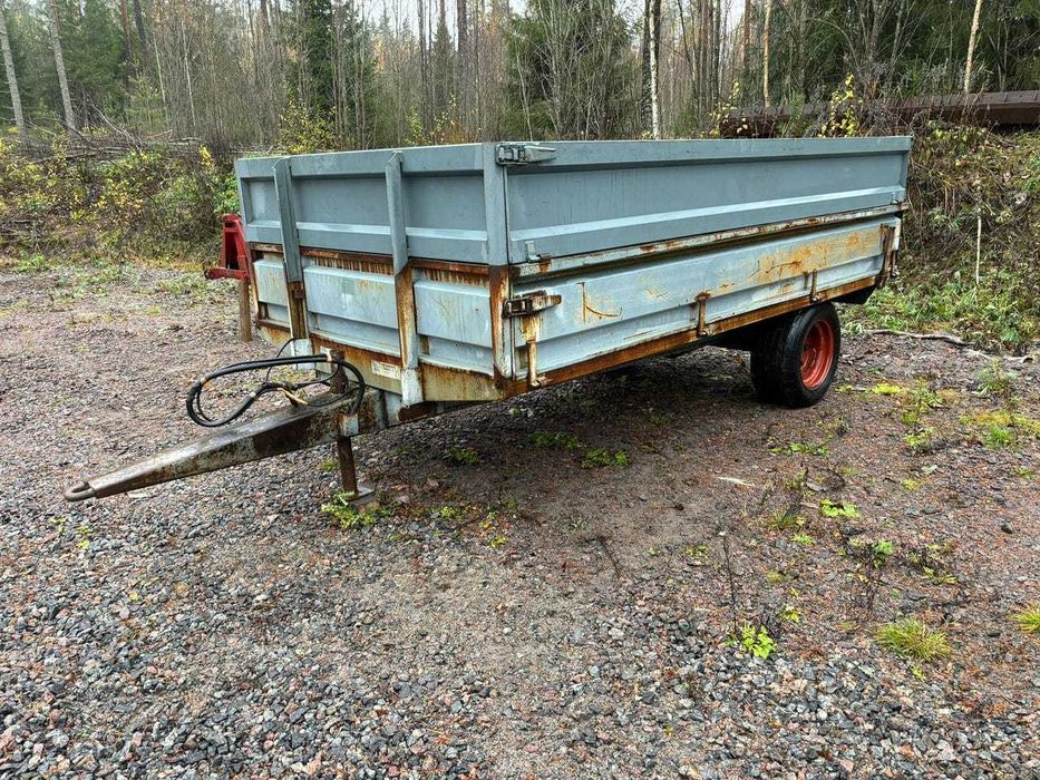 Przyczepa rolnicza wywrotka jednoosiowa