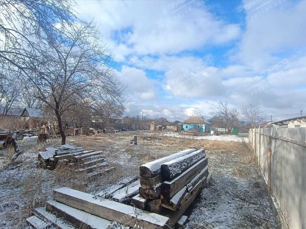 Частина будинку в Супрунівці з великою ділянкою