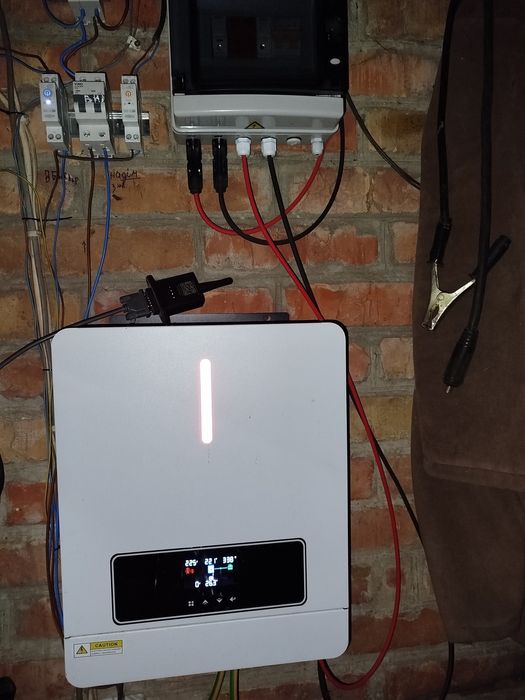 інвертор гібридний 24 в 4.2 кВт з wi-fi роутер