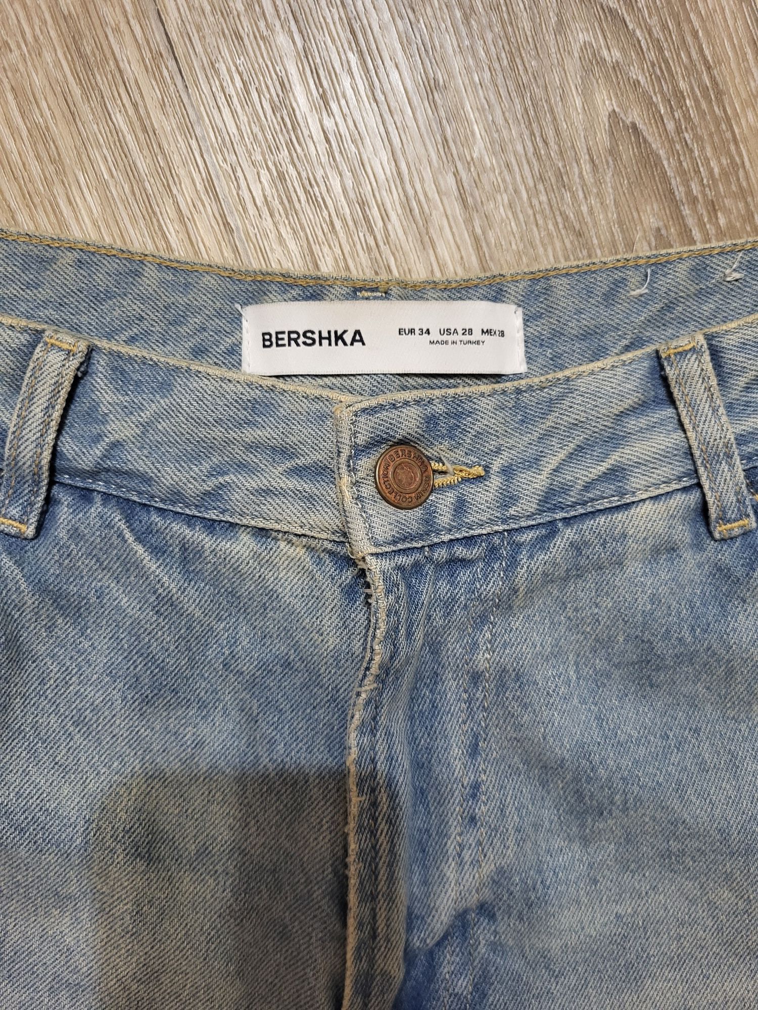 Бриджі фірми Bershka