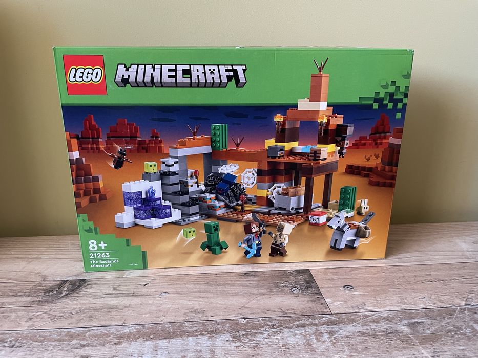 Конструктор LEGO Minecraft Покинута шахта у безплідних землях (21263)
