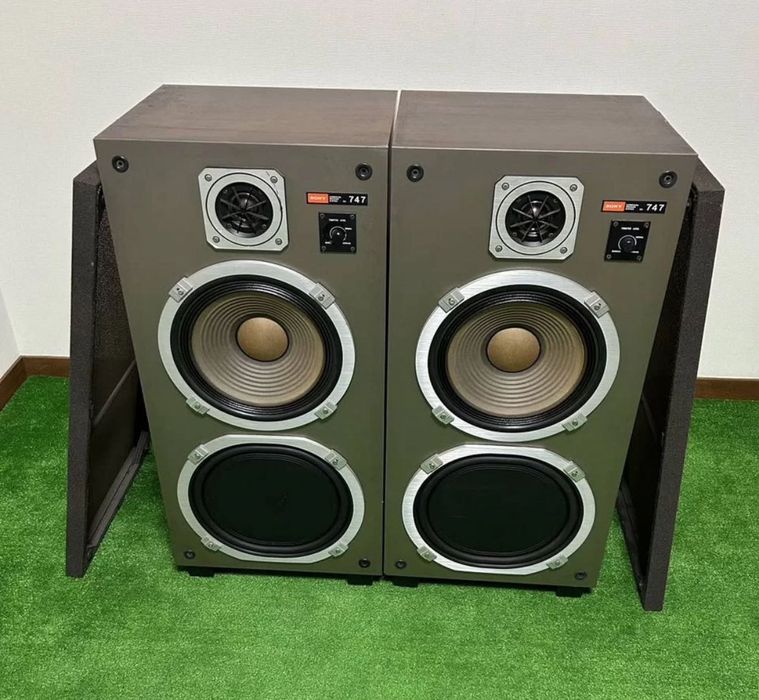 Kolumny Sony SS-747