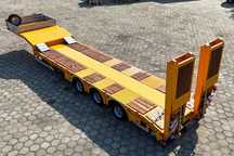 LW3 NISKOPODWOZIOWA 3 OSIOWA 13.600mm z najazdami hydraulicznymi  3 osiowa naczepa niskopodwoziowa DMC 54T