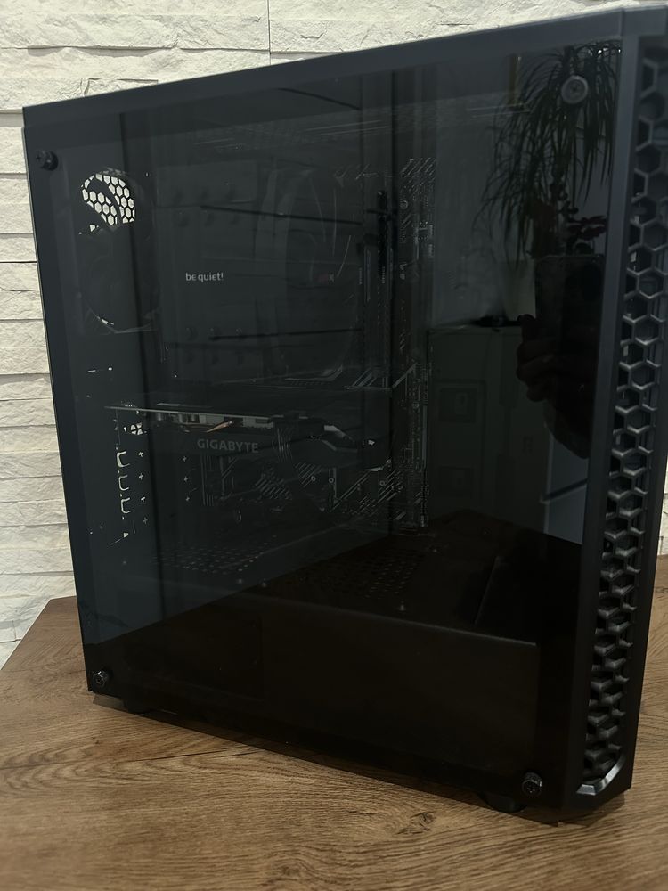 Komputer stacjonarny Intel Core i7-10700F, dysk ssd 1 TB + monitor