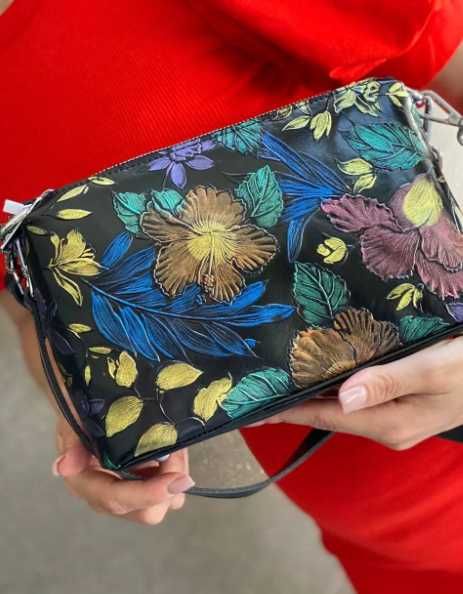 З принтом тиснення Princessa