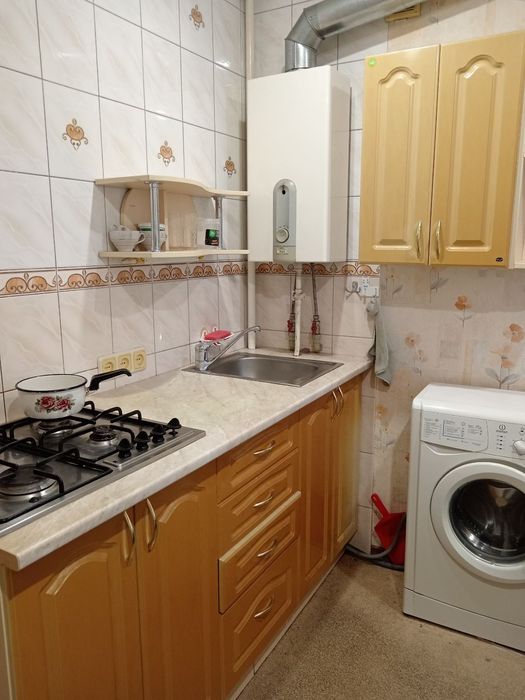 Сдам 1-кв на пр А.Поля 9000