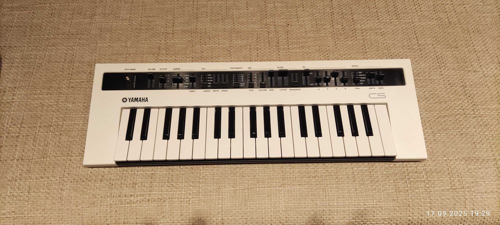 Yamaha Reface CS