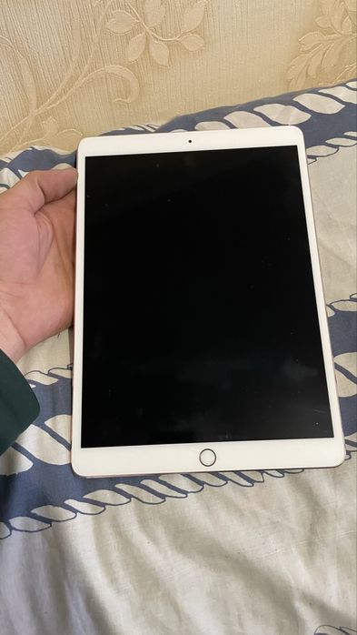 iPad 10.5  64gb A2017