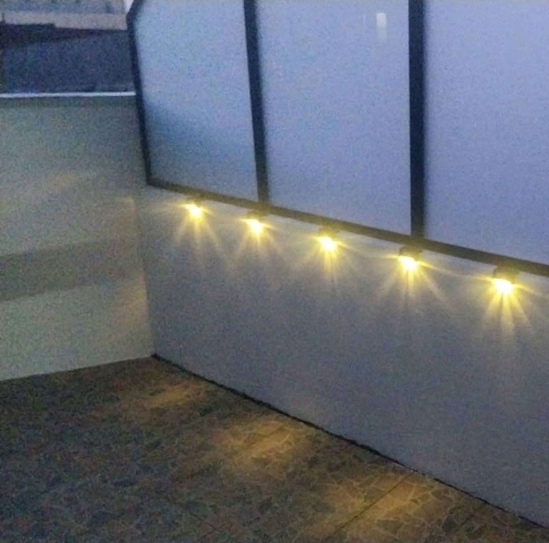 5 Luzes Led Solares, novas em caixa.