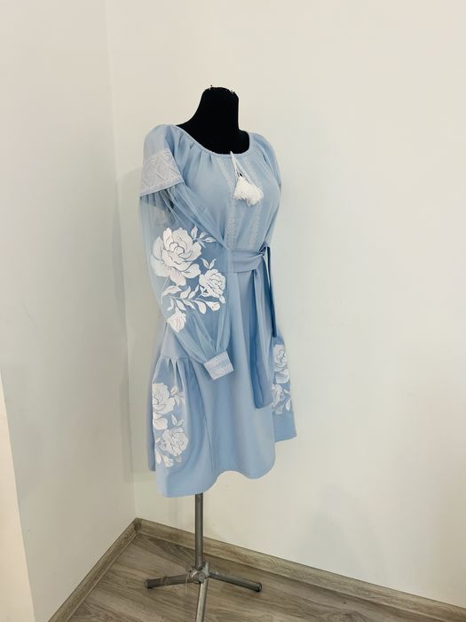 Стильні Вишиті Плаття