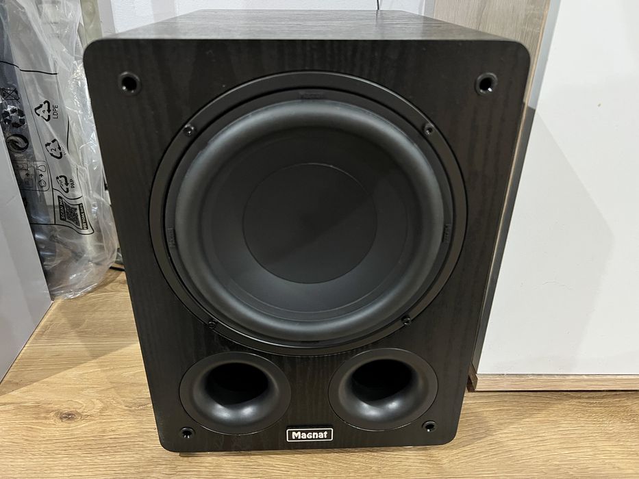 Subwoofer Magnat Alpha RS 8 Aktywny 80W Czarny