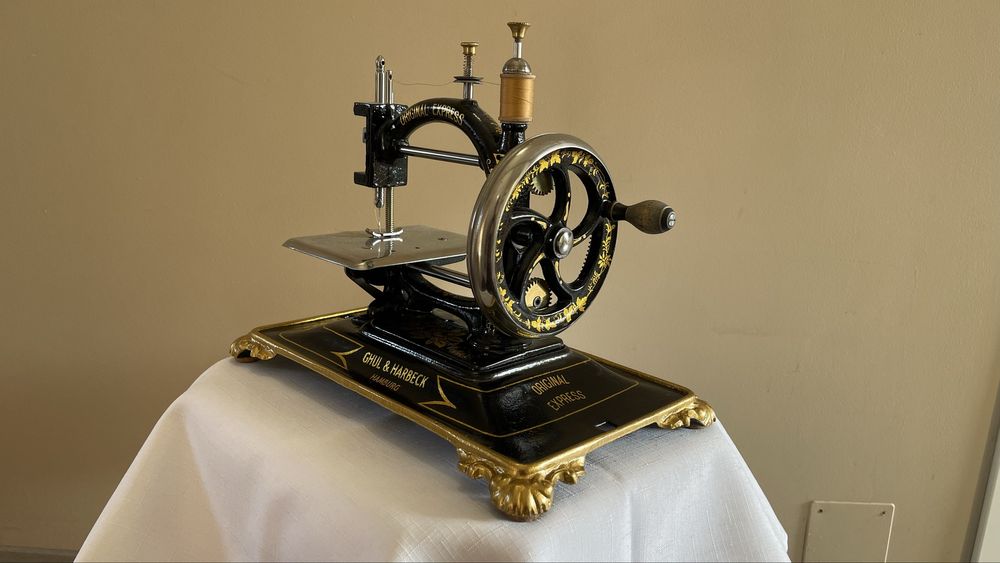 „Original Express”, zabytkowa maszyna do szycia (ok.1880r.)