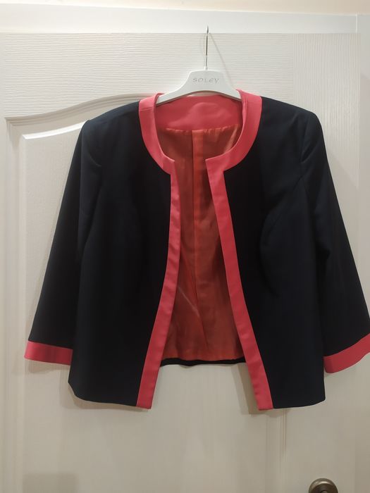 Продаю костюм - двійку. Сукня і піджак.