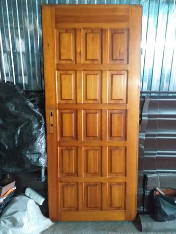 2x drzwi wejściowe drewniane