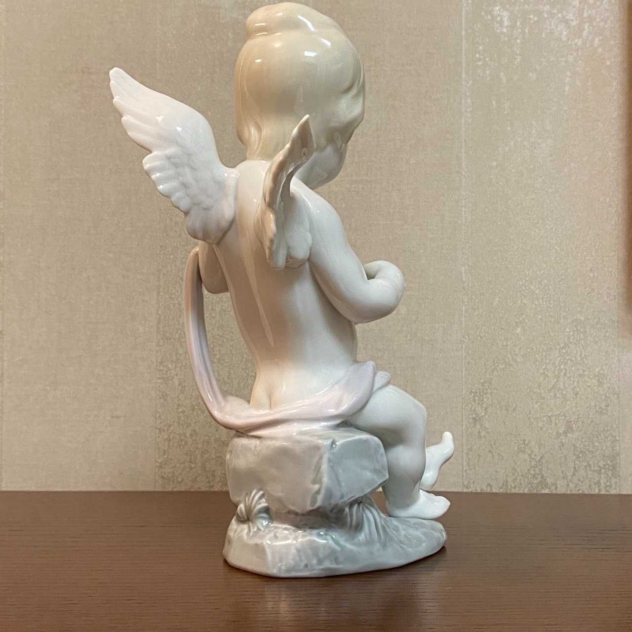 Cтатуэтка Lladro «Ангел с лютней». Дефект. Читайте описание.