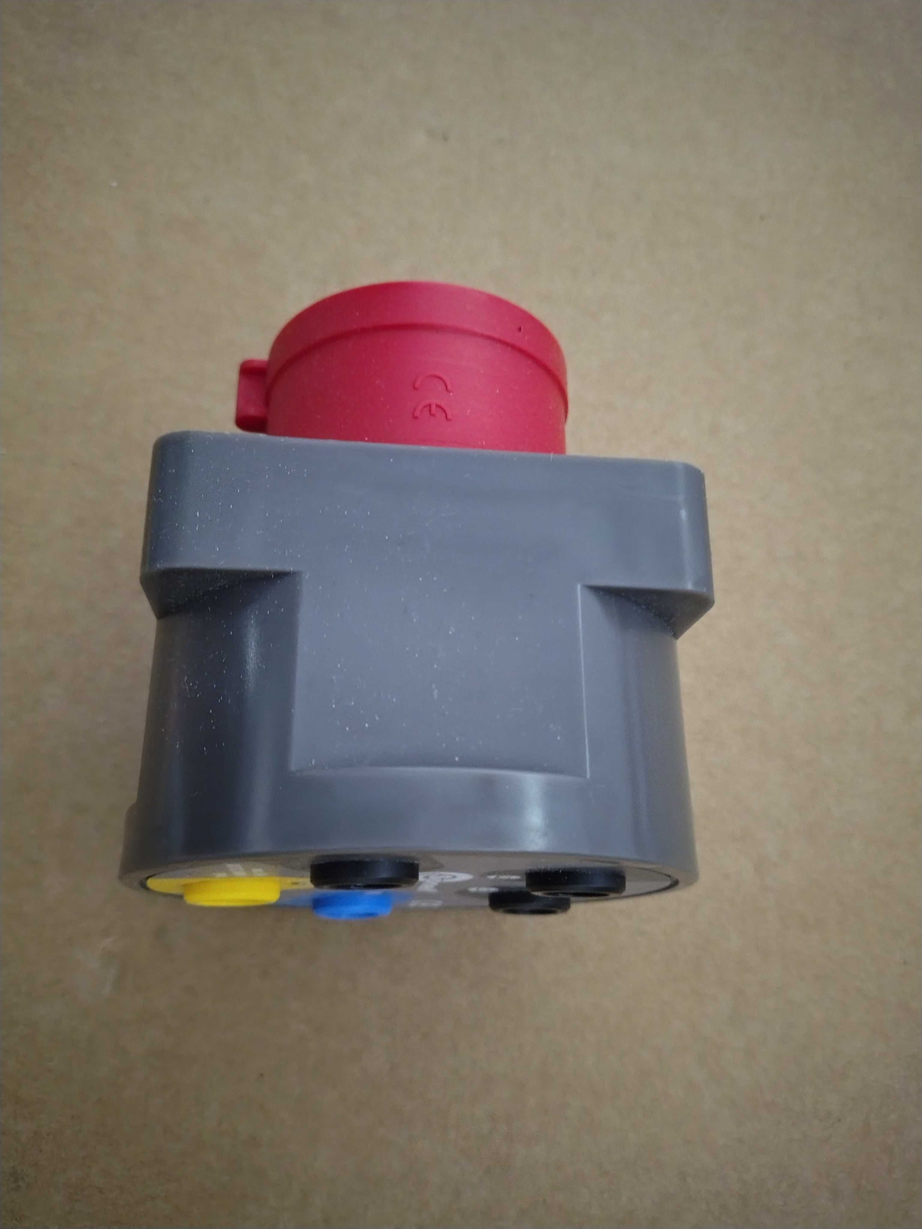 SONEL Adapter gniazd trójfazowych 16A (AGT-16P)