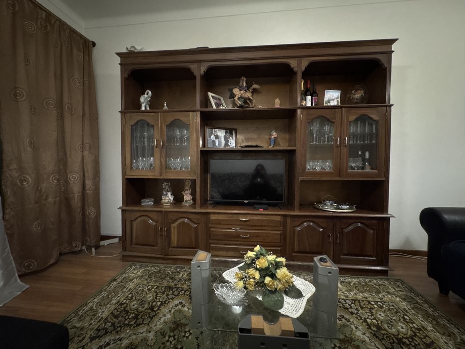 Móvel de sala em bom estado