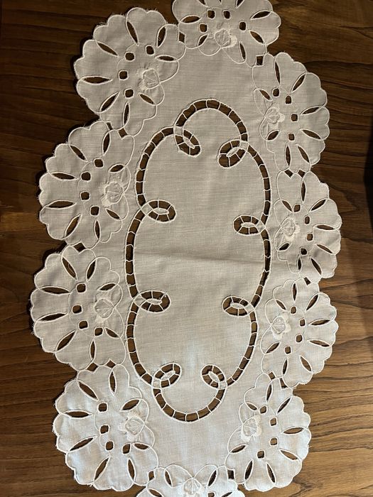 Naperom bordado á maquina
