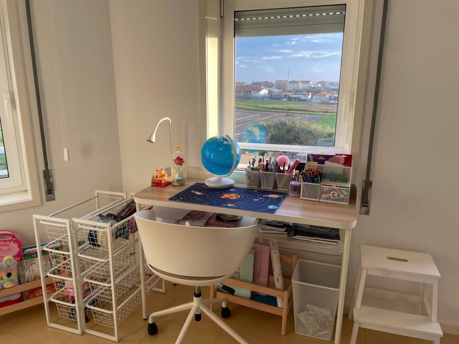 Secretaria e cadeira de estudo Sklum