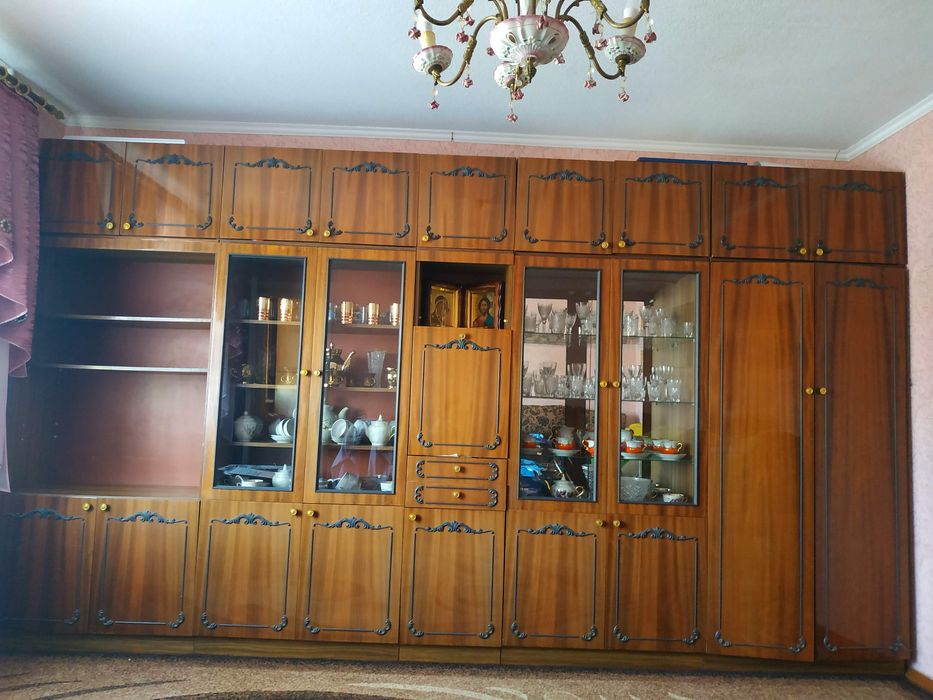 Продам стінку у вітальню