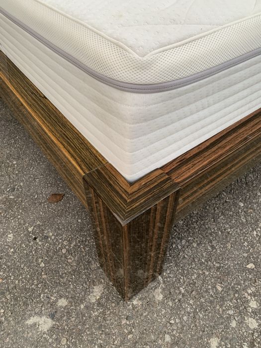 Łóżko z materacem 160 x 200 cm