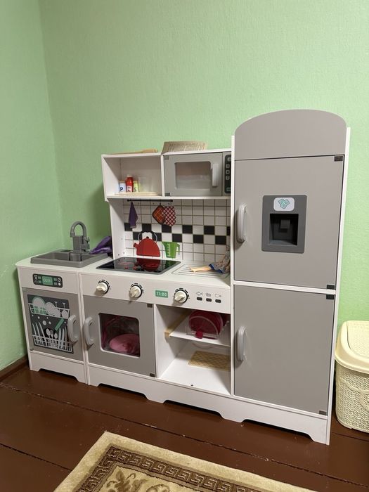 Кухня дитяча для дівчинки б/у