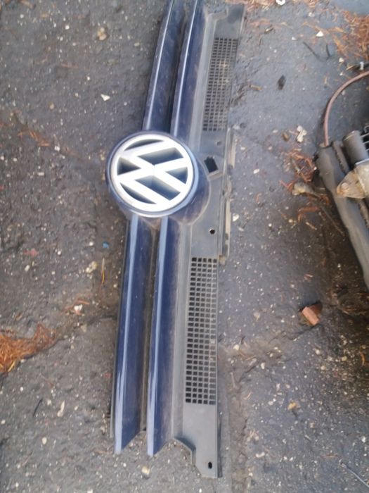 Atrapa grill vw golf IV 4