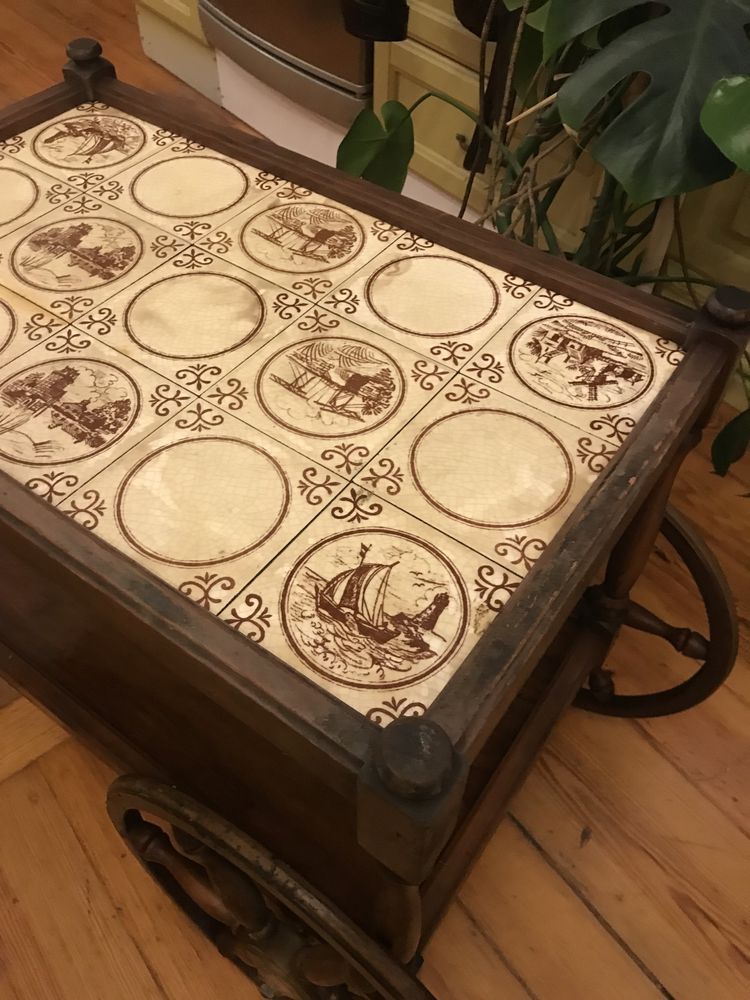 Stary drewniany barek PRL na kolkach , stolik